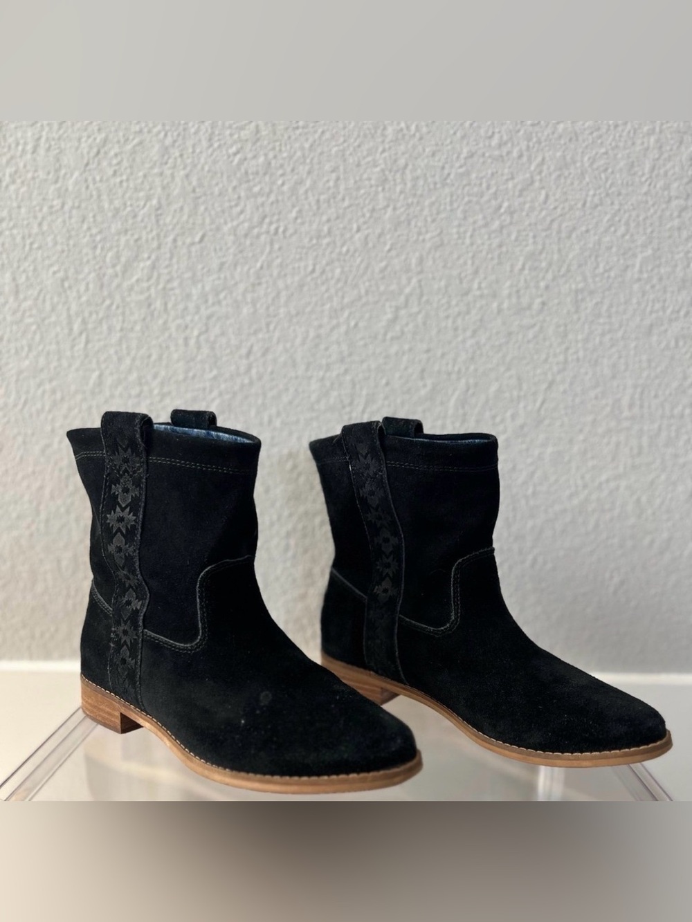 TOMS Laurel Black Suede Slouch Ankle Boots Size 7.5 Western Pull On